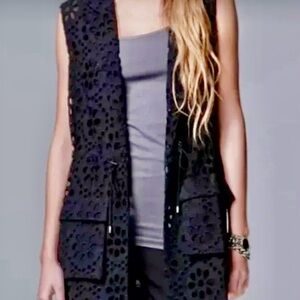 New ! Vera Wang Lacey Vest in Black size medium